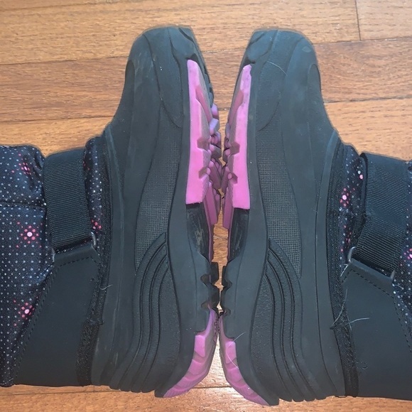 Kamik Girl’s Rocket 2 Black and Pink Winter Snow Boots Size Six - Picture 5 of 11